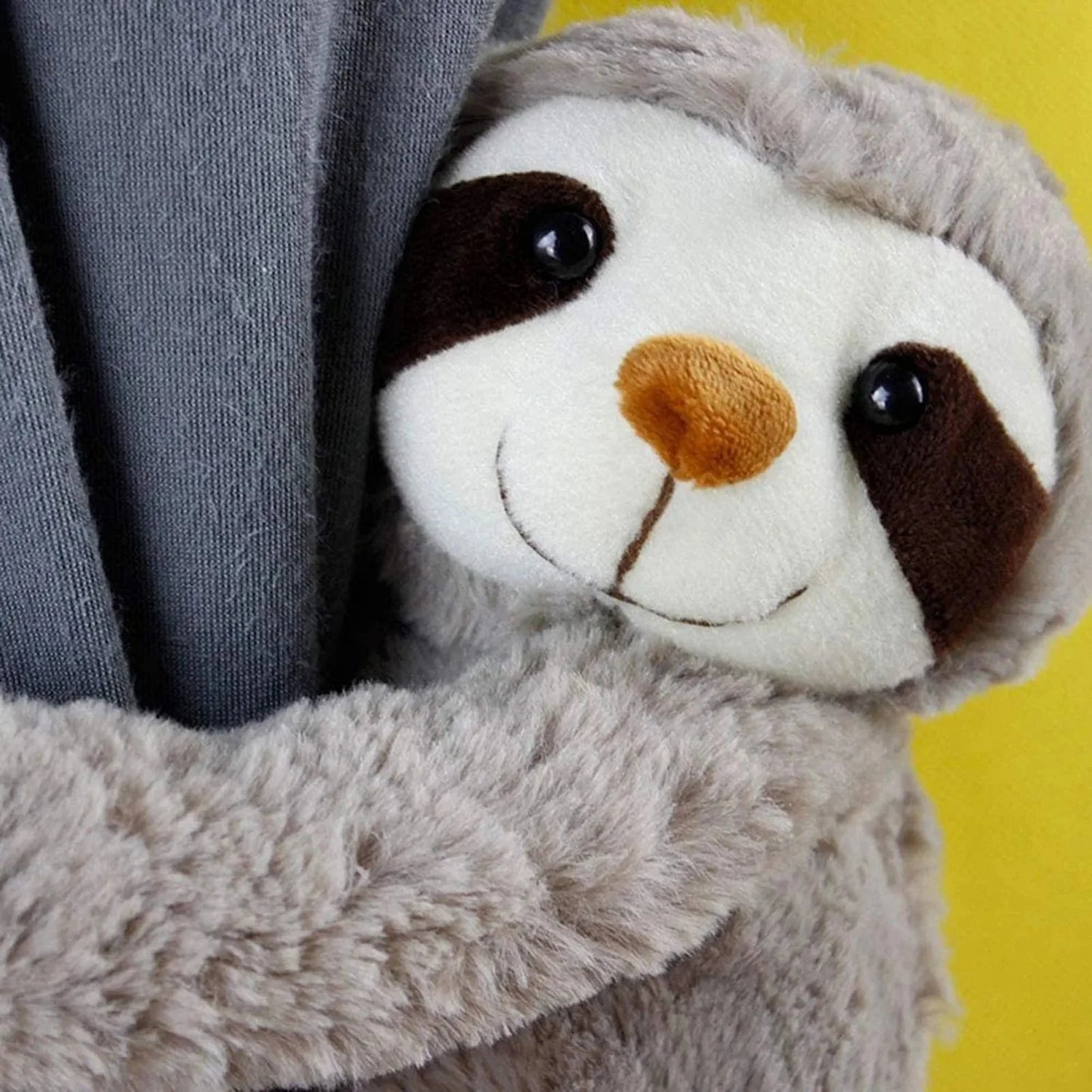 Peluche de paresseux suspendu